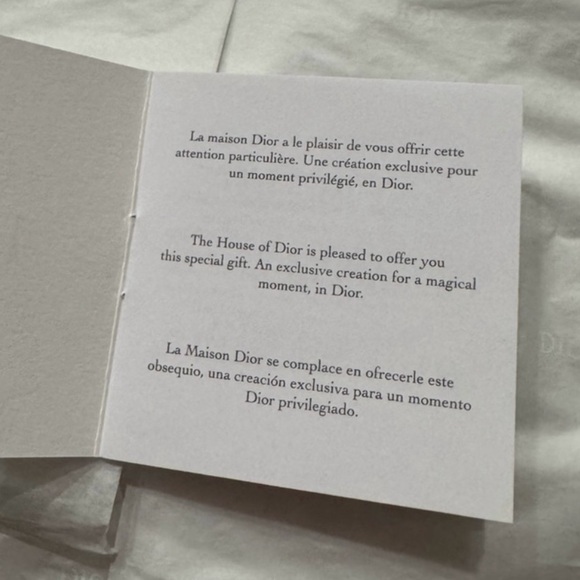 🤍🩵 NWT 2024 Christian Dior 500-piece Puzzle: Around The World Collection 🤍🩵 - Picture 9 of 9